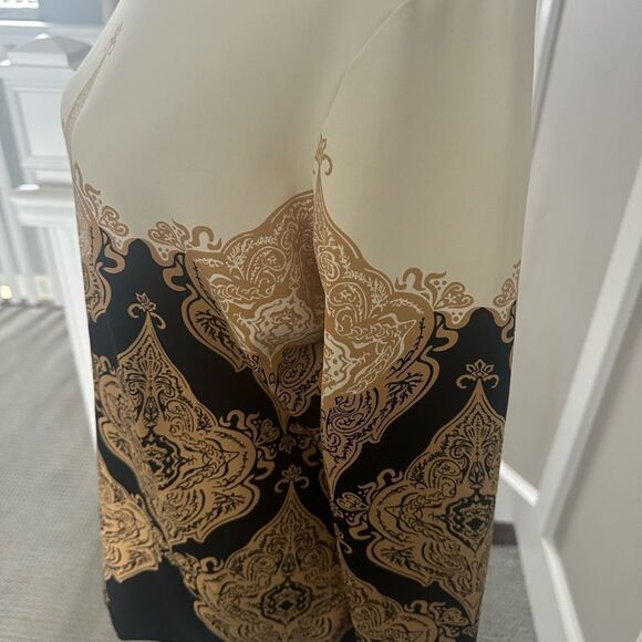 J. McLaughlin Catalina pullover top. - Picture 4 of 6